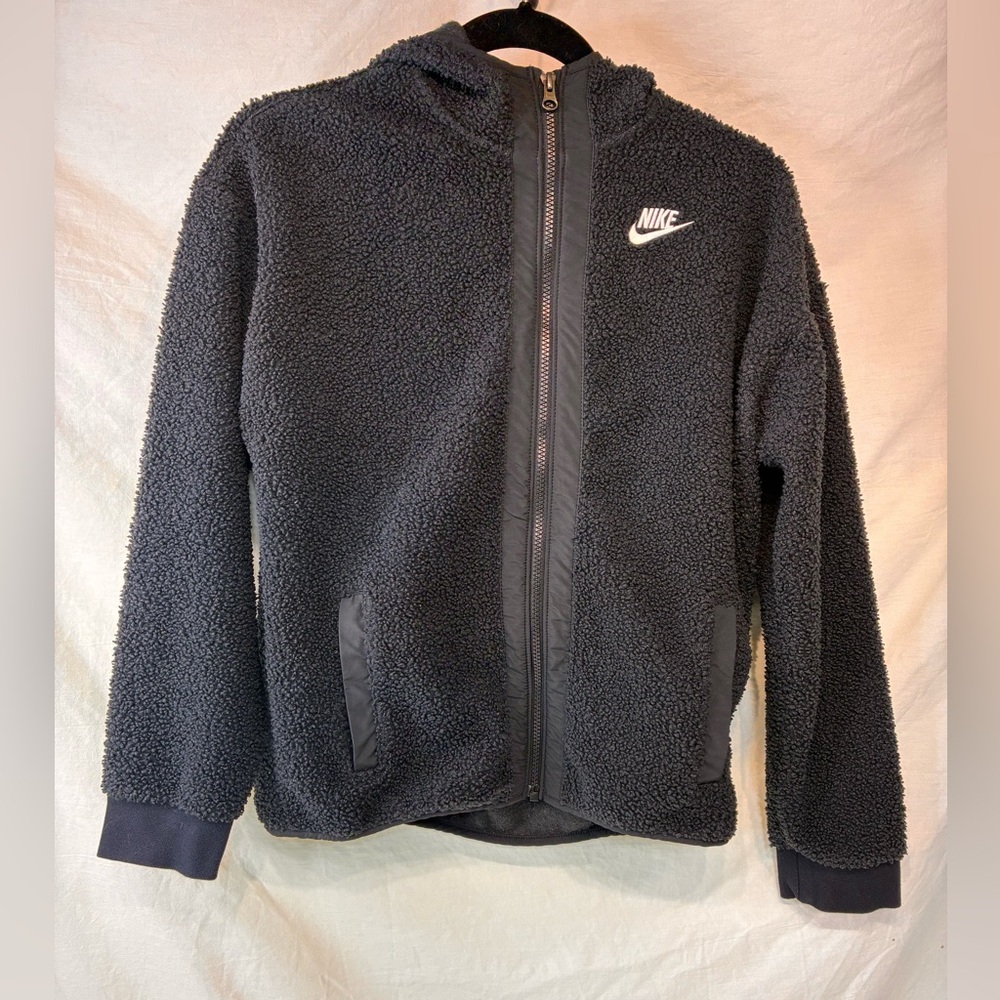 Nike big Kids Charcoal Sherpa Puffer sweater